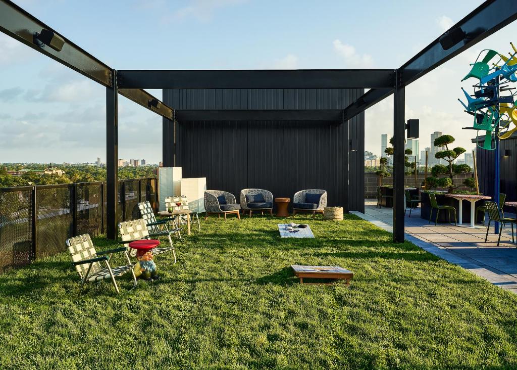 Catbird Hotel green area on the street