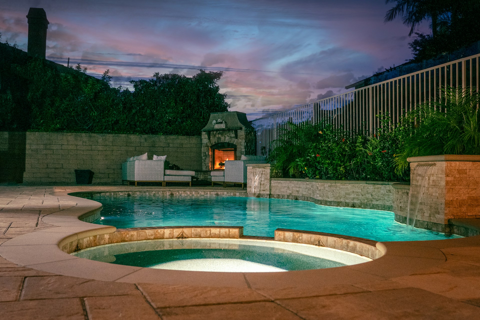 Jacuzzi by the fireplace